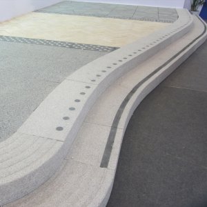 NG001 Light grey granite kerbs 