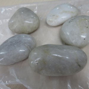 White Pebble Grade A PT001