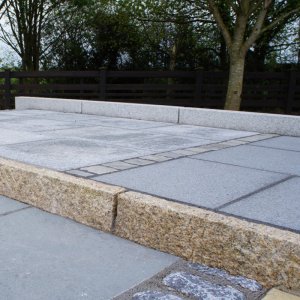 Granite Setts and Kerbs NG008