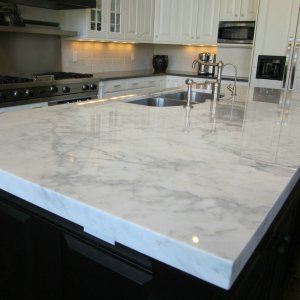 Cararra White NMJ010