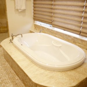 Onyx Tub Surround NMTS024